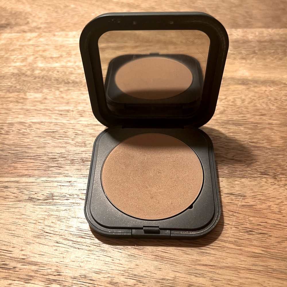 Make Up For Ever Bronzer - Glowing Chai